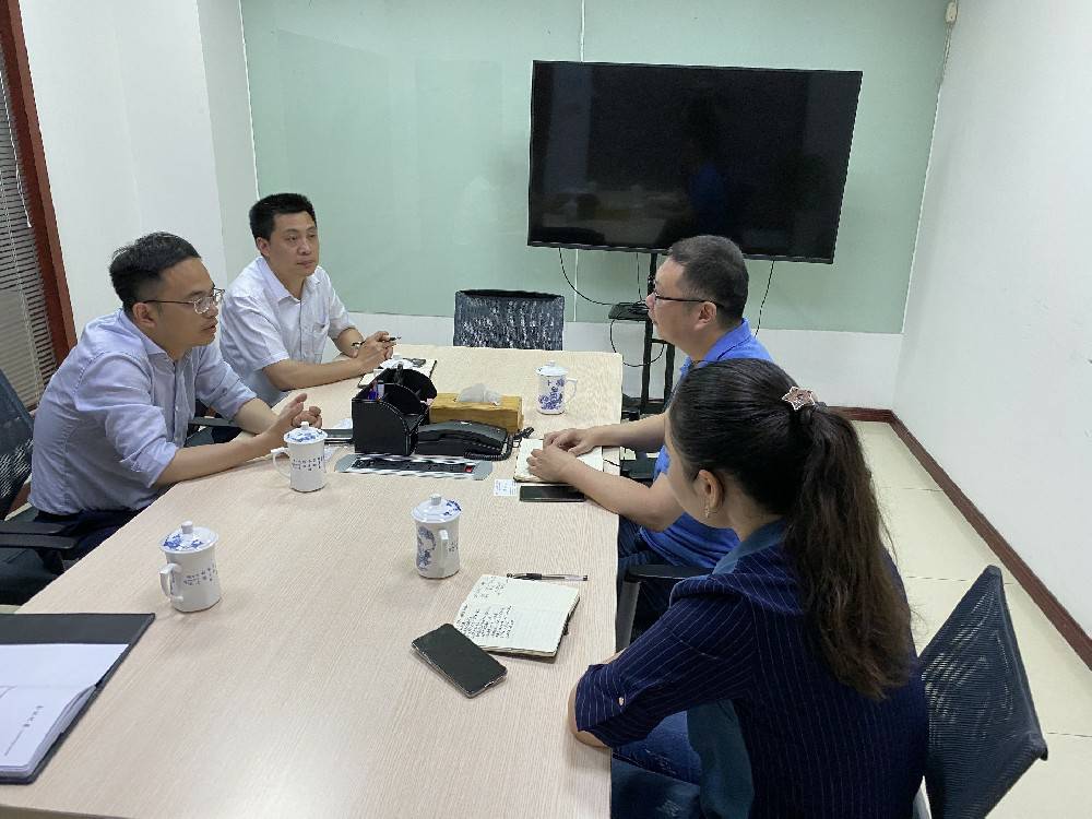 无锡市工信局领导来米兰官方版网站登录入口-米兰online(中国)科技开展“三联三解”活动